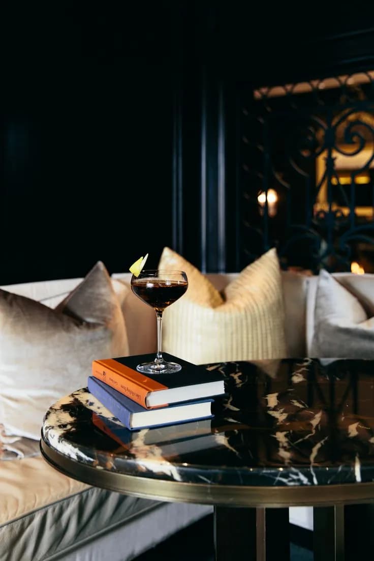 Lounge Bar в отеле G Empire